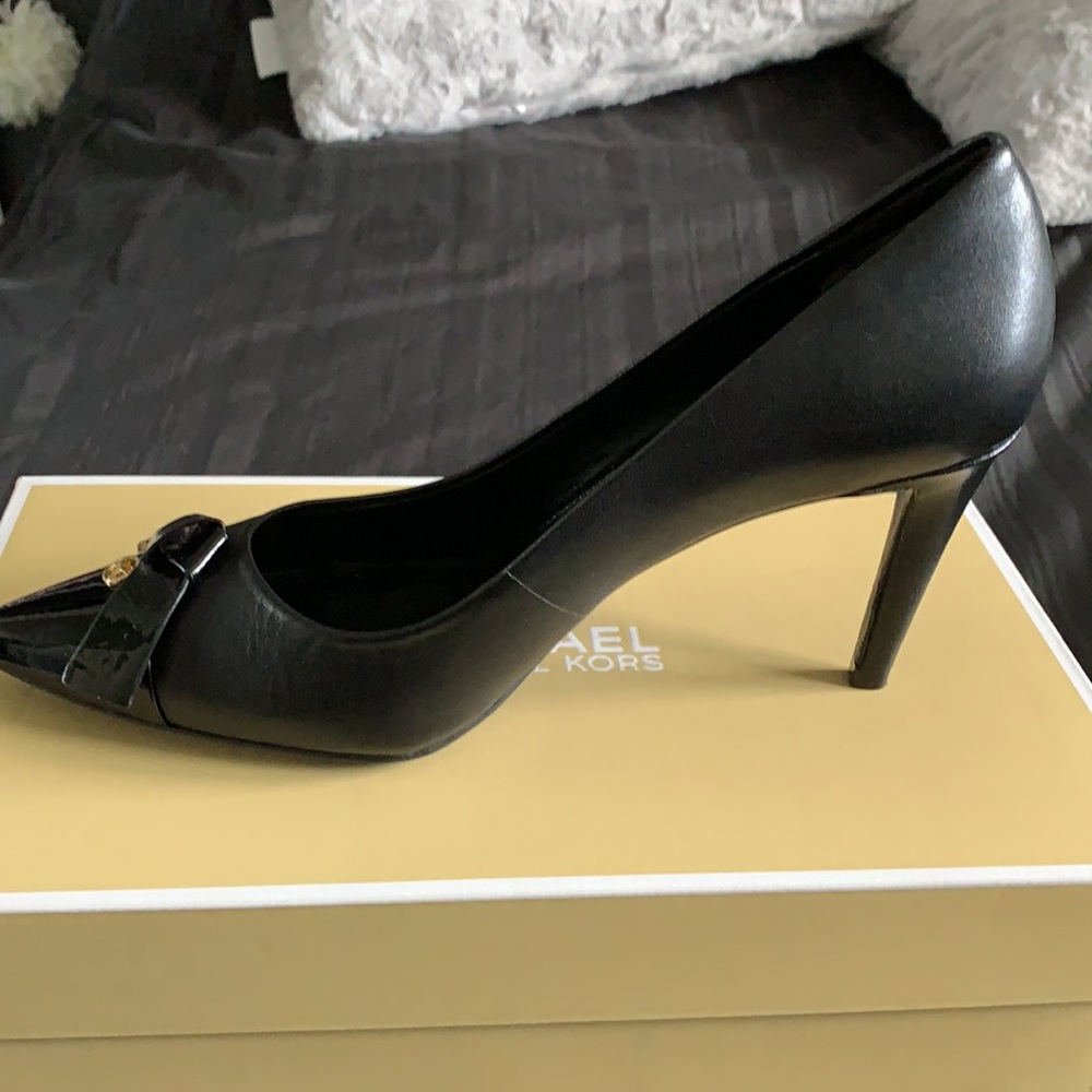 MICHAEL KORS BLACK HIGH HEEL - Picture 3 of 6